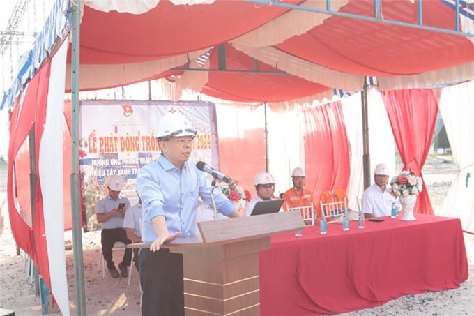 Ông Vũ Thanh Hải – Bí thư Đảng ủy, Giám đốc Nhà máy phát biểu tại lễ phát động.