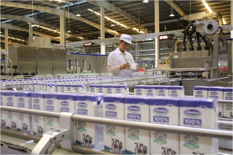 Nhà máy sữa Mega của Vinamilk tại Bình Dương được vận hành dựa trên giải pháp tự động hóa Tetra Plant Master cho phép kết nối và tích hợp toàn bộ nhà máy từ nguyên liệu đầu vào cho đến thành phẩm