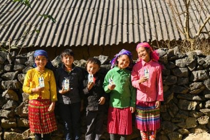 Vinamilk và Quỹ sữa trao sữa đến cho trẻ em khó khăn tại huyện Xín Mần, huyện Mèo Vạc, huyện Bắc Mê, huyện Yên Minh… thuộc tỉnh Hà Giang