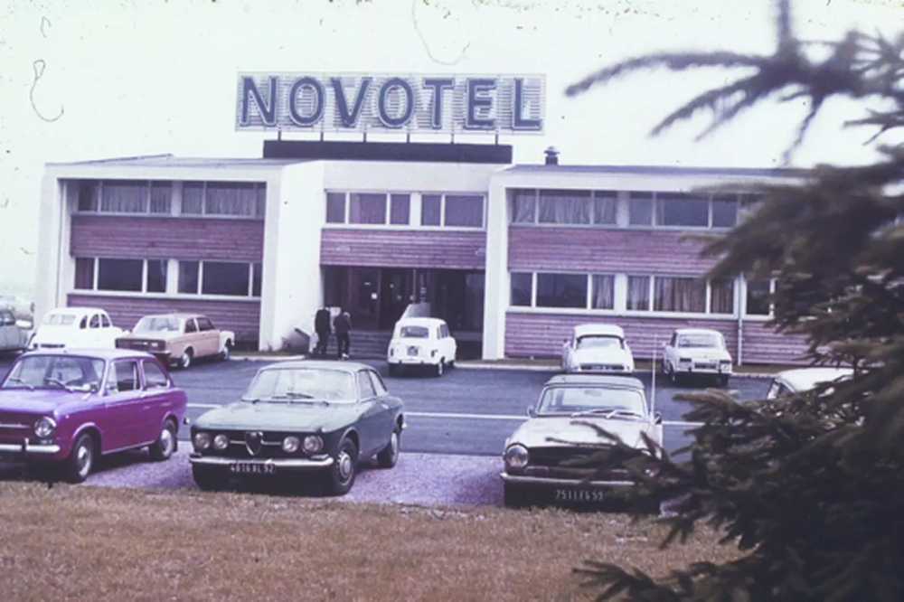 Khách sạn Novotel đầu tiên mở cửa tại Lille năm 1967 (Pháp). Ảnh: Accor