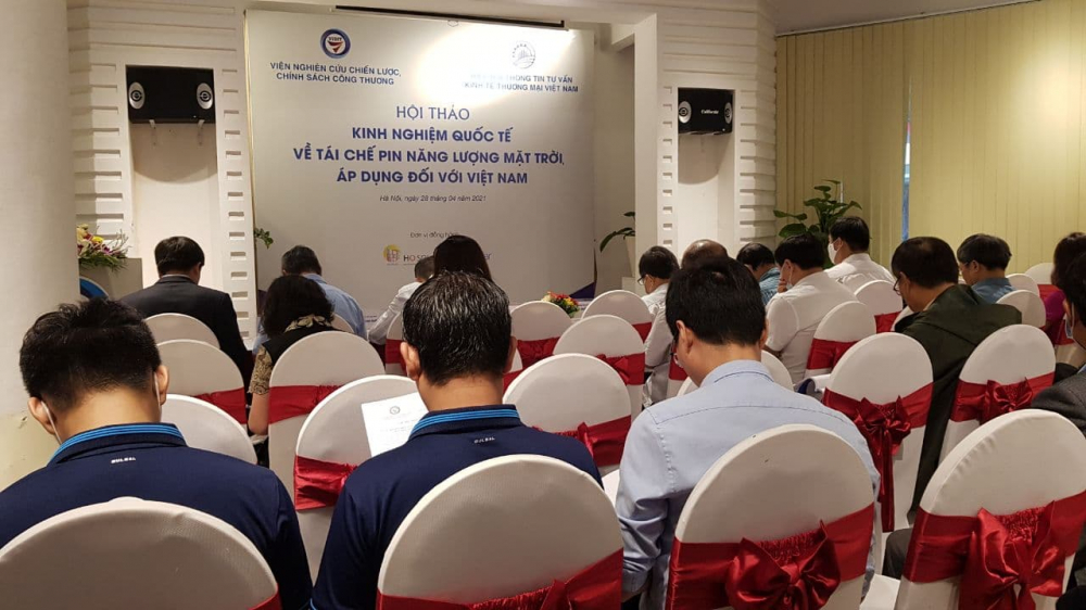 hoi thao 1