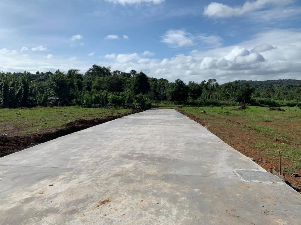 Một khu đất  đang được mở bán với số lượng 17 lô tại thôn 8, xã Cư Êbur, thành phố Buôn Ma Thuột