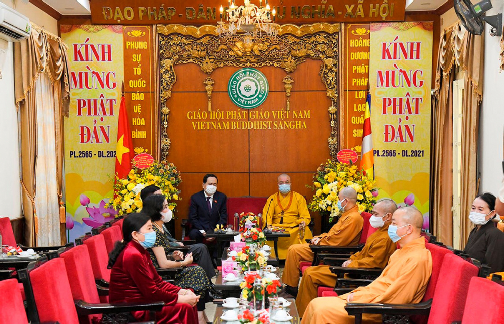 Ủy viên Bộ Chính trị - Phó Chủ tịch Thường trực Quốc hội Trần Thanh Mẫn đã tới thăm và chúc mừng Hội đồng Trị sự Trung ương Giáo hội Phật giáo Việt Nam. Ảnh: quochoi.vn