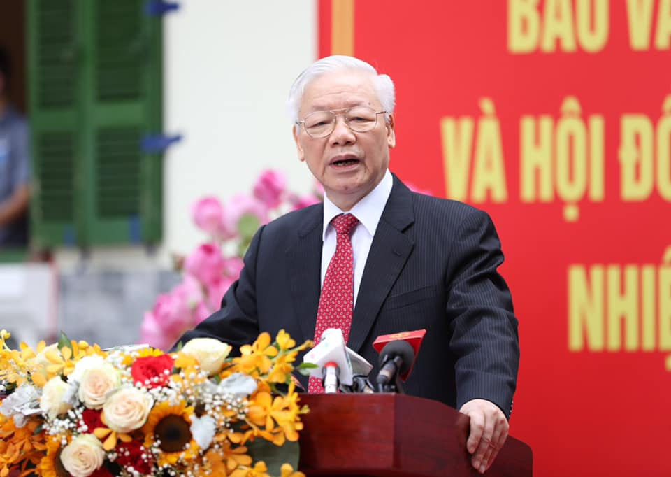 Tổng Bí thư Nguyễn Phú Trọng phát biểu với cử tri sau khi thực hiện quyền công dân. Ảnh: VGP