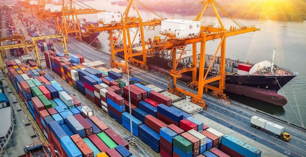 Nửa đầu tháng 8, xuất khẩu hàng hóa giảm 24,2% so với kỳ 2 tháng 7/2021. Ảnh minh họa