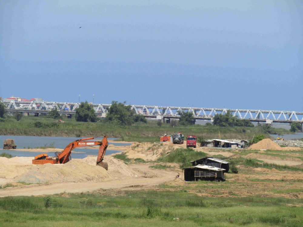 Khai thác khoáng sản trên sông Đà Rằng, tỉnh Phú Yên