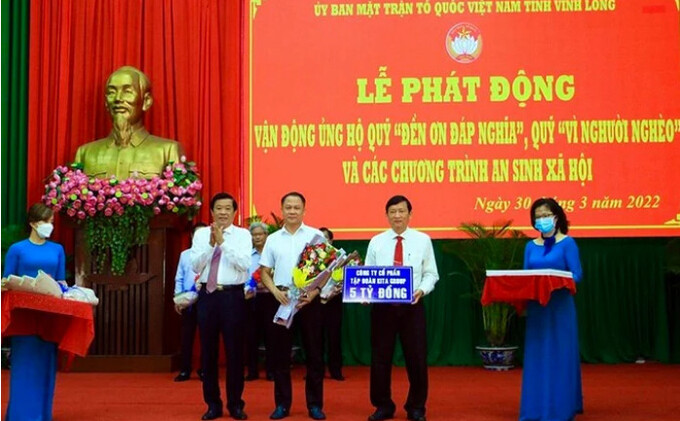 Công ty CP KCN Phong Phú đã có Tổng Giám đốc, người đại diện pháp luật mới là ông Trần Tấn Hồng Cương (giữa).