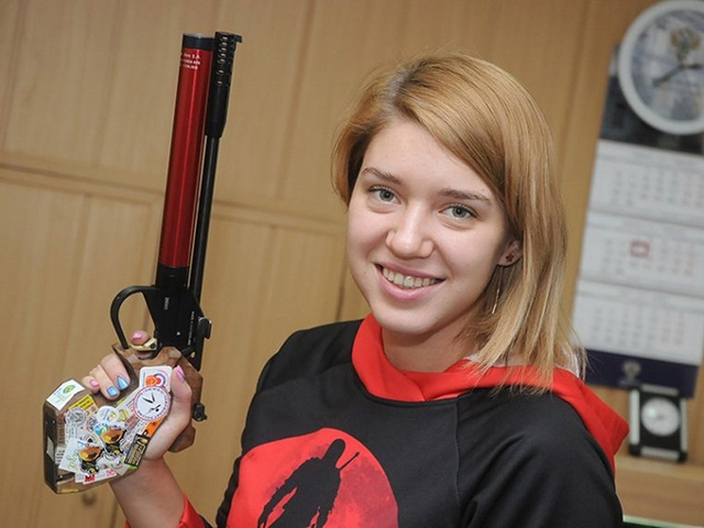 Nữ xạ thủ Olympics giành được HCV hóa ra là fan cuồng của The Witcher2