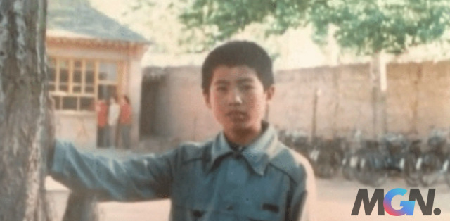 Hình ảnh Jin Aibing thời còn nhỏ