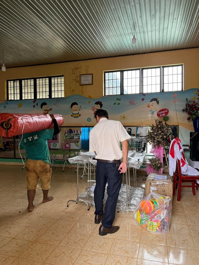 Đội ngũ của SofM làm từ thiện ở Lâm Đồng