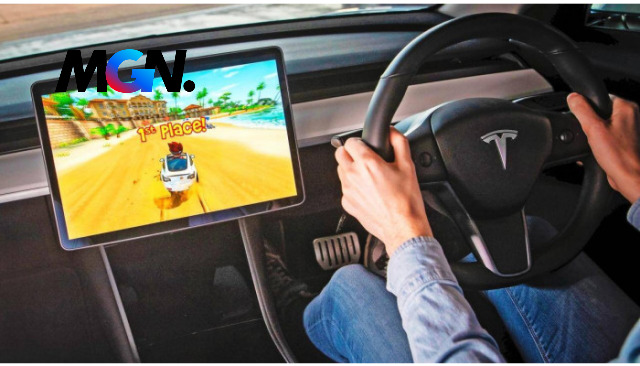 Hiện tại Tesla đã khóa tính năng chơi game khi lái xe