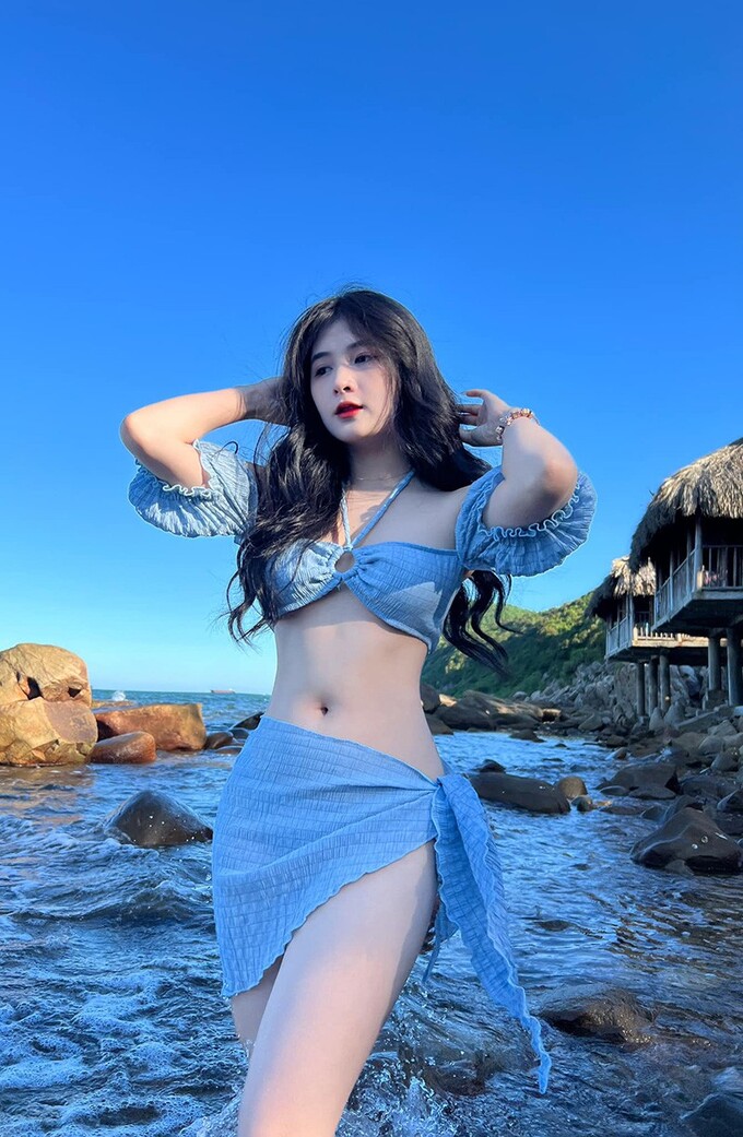 Quỳnh Alee “lột xác”, tự tin diện bikini: Đẹp tựa nữ thần 5