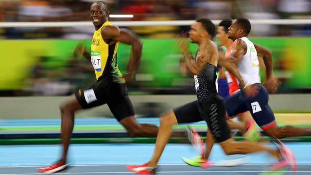Usain Bolt được mệnh danh là 