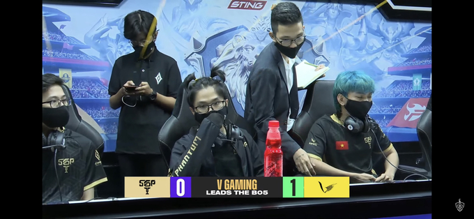 ĐTDV: Cuộc chiến của 2 Đương kim Vô địch: V Gaming cho Saigon Phantom “hít khói” với tỷ số áp đảo 3-0 5