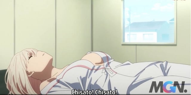 Trong Lycoris Recoil ep.8, Chisato đã bị Himegama đánh gục tại phòng khám