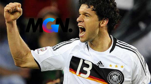 Ballack thời còn khoác áo đội tuyển Đức là nguồn cảm hứng cho game thủ FIFA Online 4