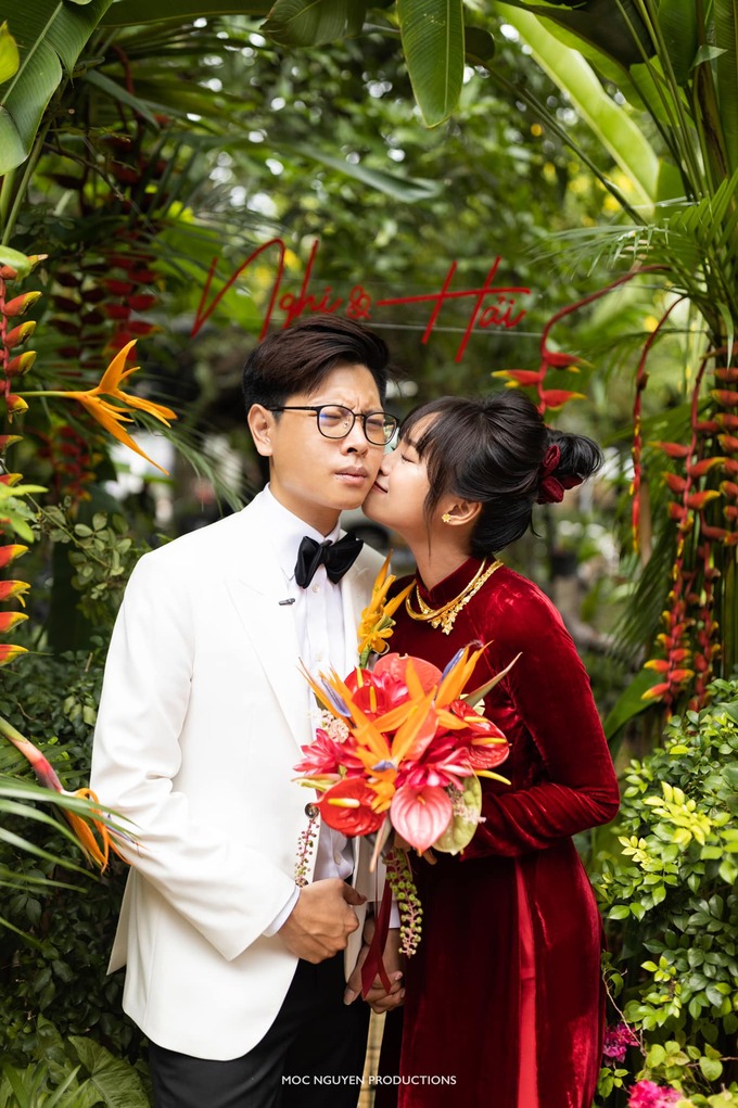 Thiệp cưới đầy độc đáo của Minh Nghi và Bomman: Nổi bật với nhiều sắc màu 4