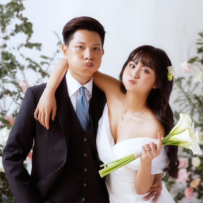 Thiệp cưới đầy độc đáo của Minh Nghi và Bomman: Nổi bật với nhiều sắc màu 1