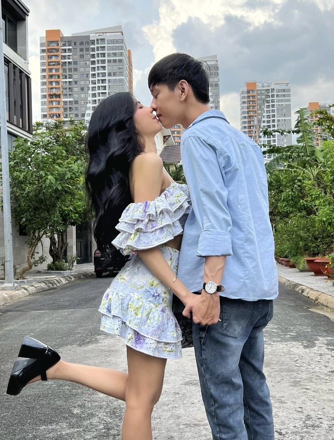 Mai Dora và BLV Văn Tùng xác nhận hẹn hò: Không cần fan đẩy, 