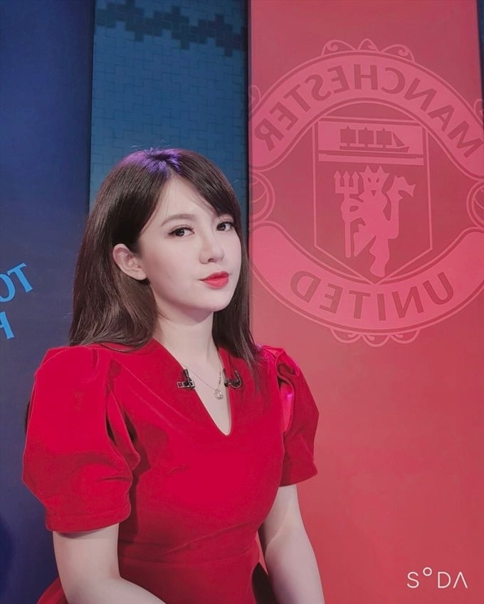 'Hot girl MU' Tú Linh tái xuất trên sóng Liên Quân: Nhan sắc bất biến, như bị thời gian bỏ quên 3