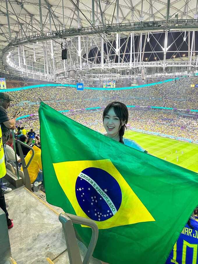 Góc nặng vía: Hot girl Hà Nội chi tiền xem World Cup nhưng cổ vũ đội nào, đội đó thua 4