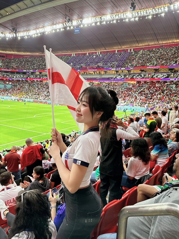 Góc nặng vía: Hot girl Hà Nội chi tiền xem World Cup nhưng cổ vũ đội nào, đội đó thua 2