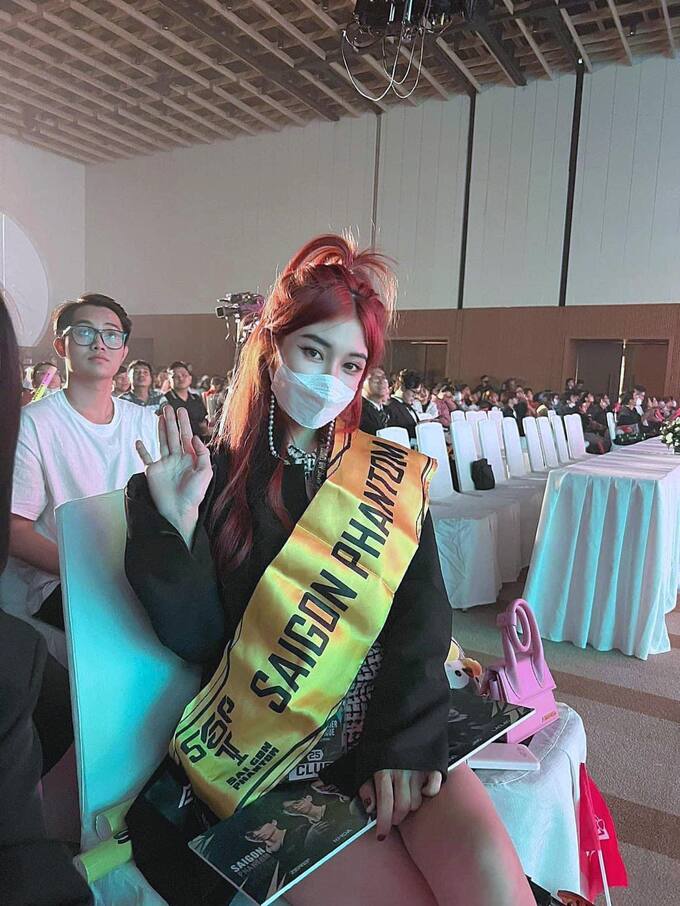 Bạn gái SGP Red được ví như 'bản sao Ngọc Trinh': Cổ vũ bạn trai tưởng đi thi Hoa hậu 2