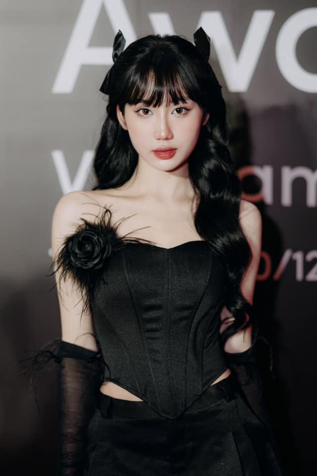 Mina Young hoá 'miêu nữ', chiếm trọn spotlight thảm đỏ 4