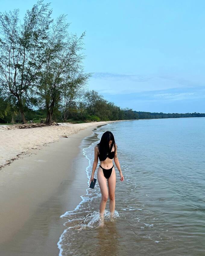 Linh Ngọc Đàm quyến rũ diện bikini: Đường cong gắt hơn cả đường đua 3