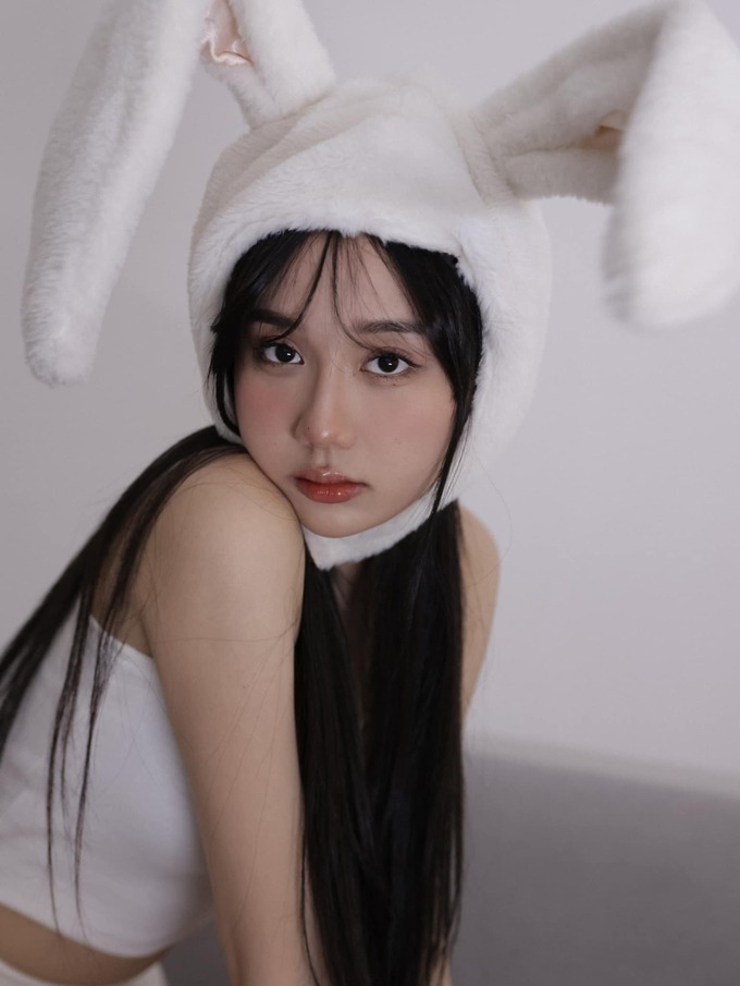 Mina Young hoá thân thành 'cô thỏ' quyến rũ khoe 'đường cong gắt hơn cả đường đua' 4