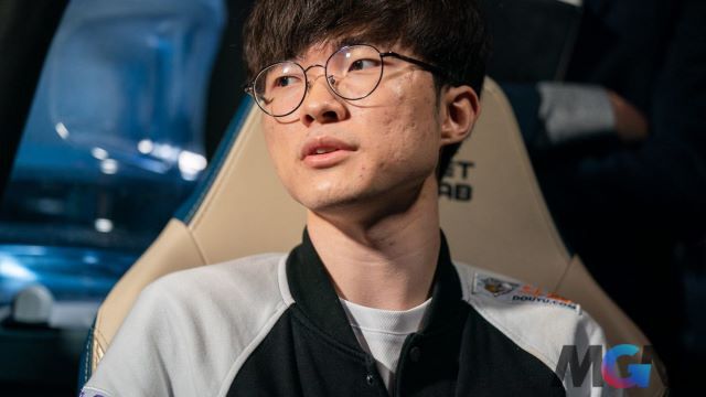 Việc Rookie nhờ cậy vào Faker có lẽ là điều hợp lý vì anh là người có khả năng hỗ trợ nhất hiện tại