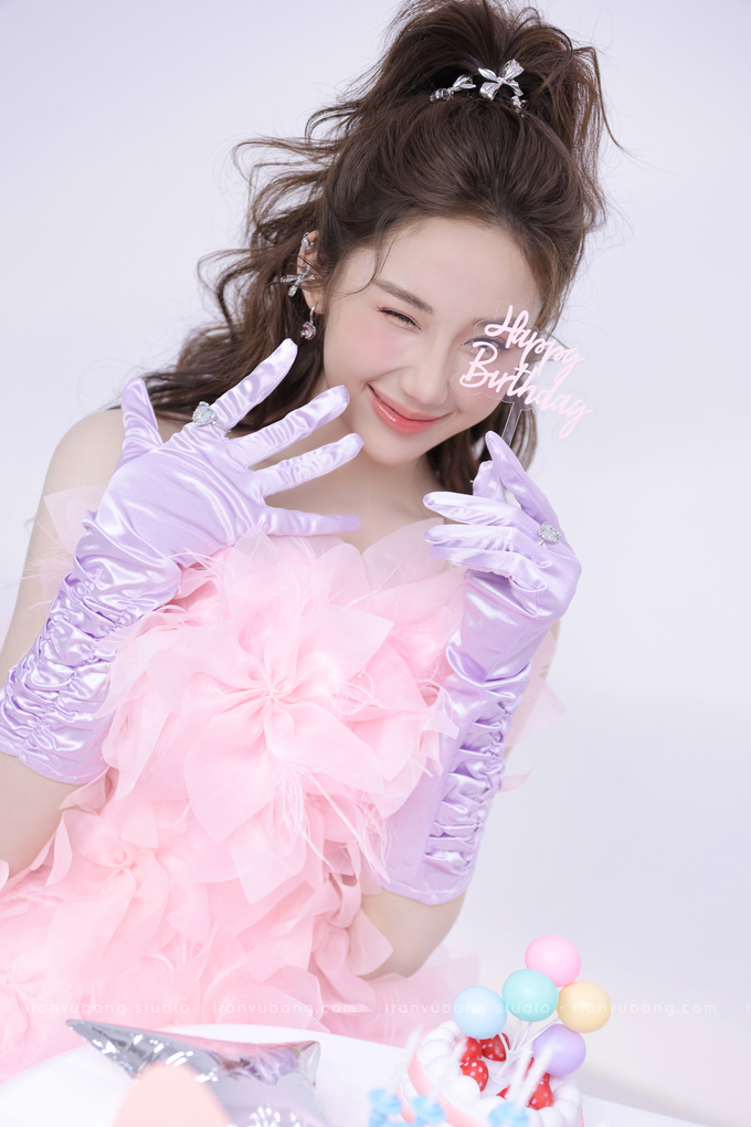 Mina Young hoá 'công chúa kẹo ngọt', bước sang tuổi mới 12