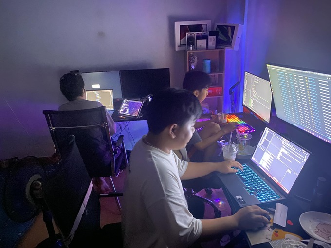 V Gaming sang Thái Lan thi APL, DHT ở nhà miệt mài tập luyện cho ASIAD 3