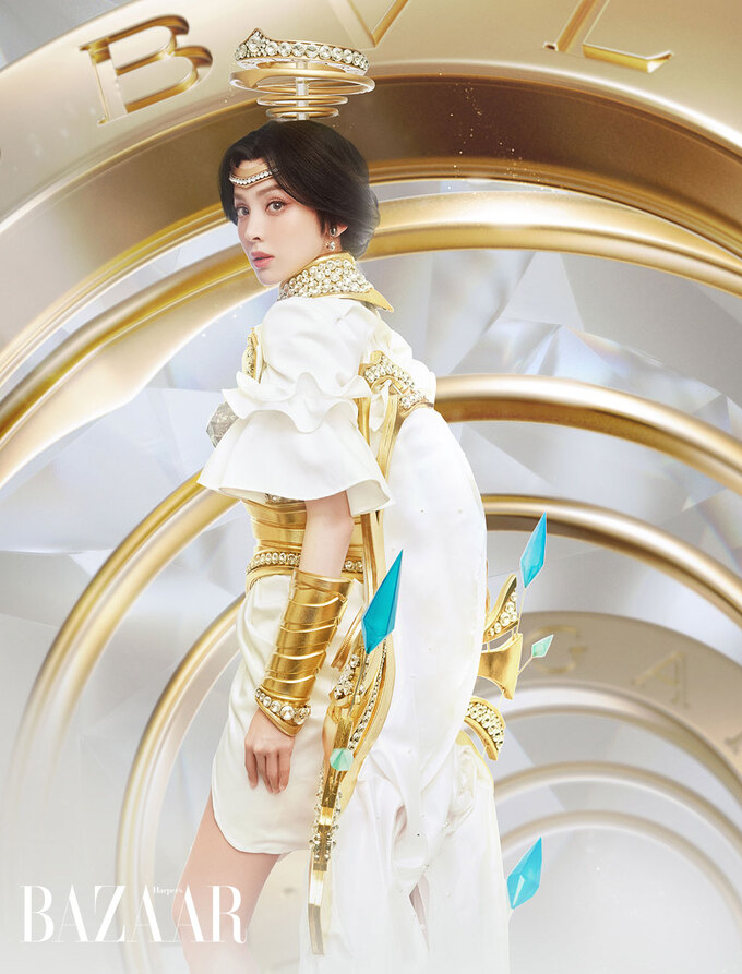 'Mỹ nhân Tân Cương' cosplay Mị Nguyệt trong Vương Giả Vinh Diệu với áo giáp tiền tỷ bằng kim cương 7