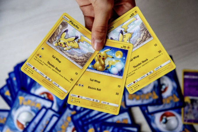 Thẻ bài Pokemon được giao bán với giá cao2