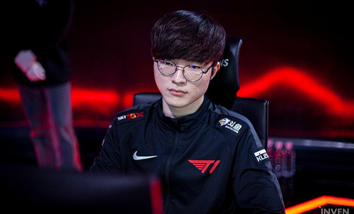 T1 Faker | Wallpapers.ai
