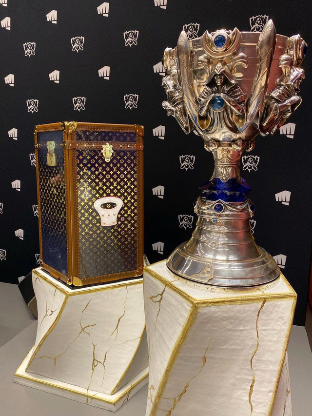 Louis Vuitton Reveals Epic Custom Case for League of Legends Trophy