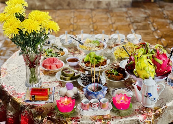 Tết Đoan Ngọ là một trong những lễ hội truyền thống quan trọng của người Việt Nam. Bạn sẽ không muốn bỏ lỡ cảnh tượng người dân tụ tập để làm các món ăn ngon mừng lễ này. Hãy xem hình ảnh Tết Đoan Ngọ để cảm nhận tinh hoa văn hóa đặc trưng của Việt Nam.