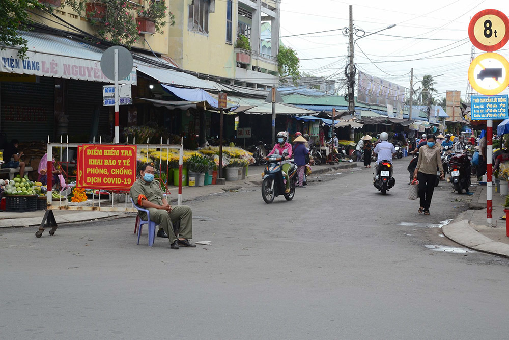 10-ca-covid-19-trong-1-ngay-tien-giang-tam-dung-phat-hanh-ve-so