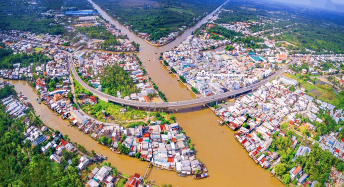 12.-cho-noi-nga-bay-hau-giang-vietintravel