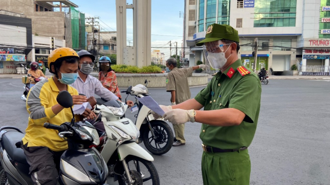 Từ ngày 12/9, TP. Long Xuyên (An Giang) kiểm soát người và phương tiện ra vào địa bàn. Ảnh Gia Khánh, Báo An Giang