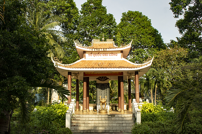 Gian thờ tại đình Phú Tự. Ảnh: Du lịch Bến Tre