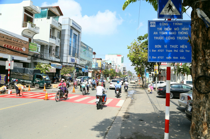 Thông qua mô hình, nhằm nâng cao ý thức của người tham gia giao thông đặc biệt là đối với các em học sinh và phụ huynh khi đi sang đường.