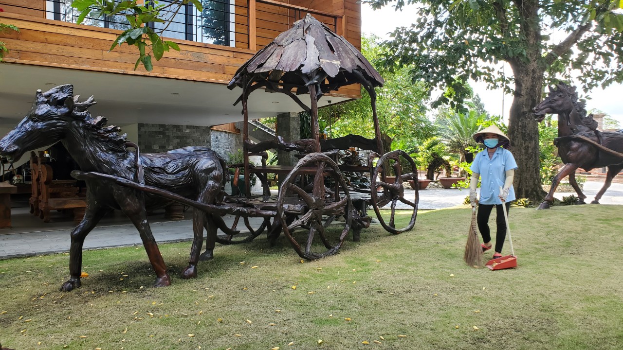 Bảo Gia Trang Viên - 1 địa điểm du lịch nghỉ dưỡng ở Cần Thơ vừa chỉnh trang chuẩn bị đón khách, nay lại đối mặt với tình trạng tạm dừng hoạt động khi thành phố Cần Thơ nâng cấp độ phòng chống dịch Covid-19 lên Cấp 2.