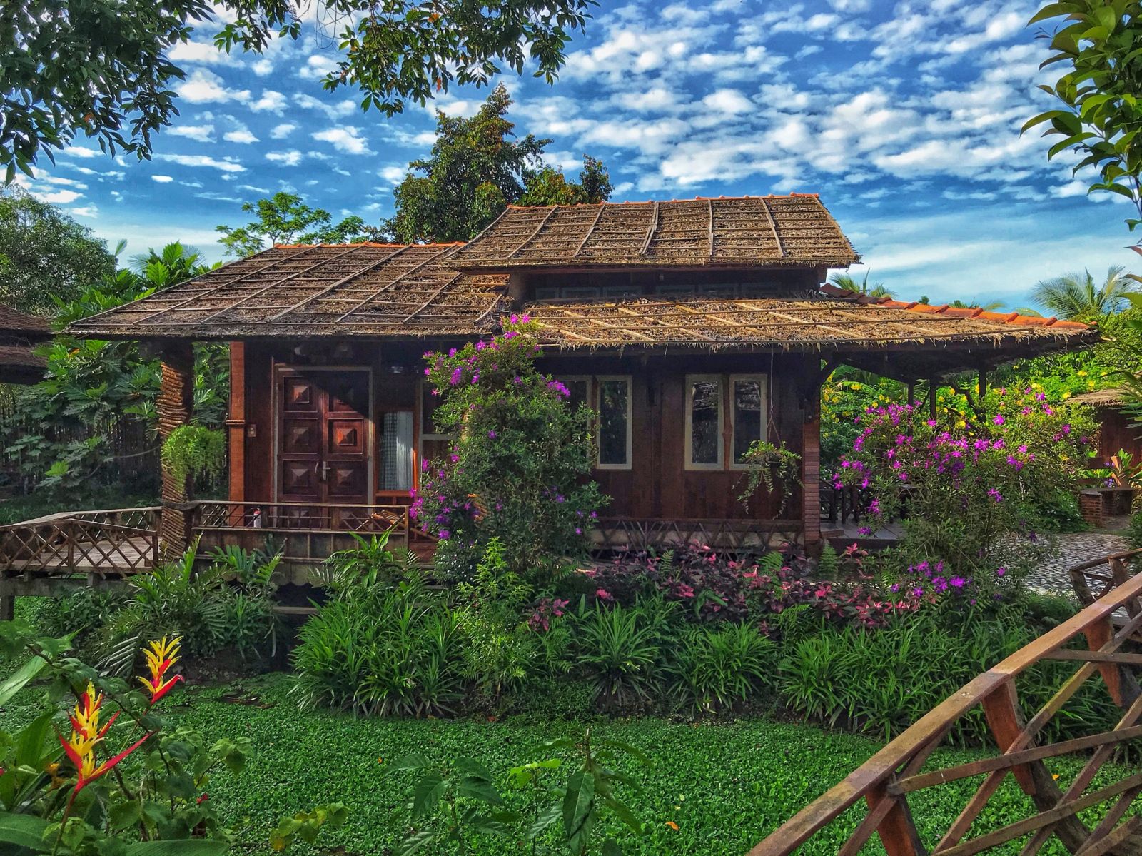 Một căn nhà nghỉ trong khu Hieu’s Cottage resort.