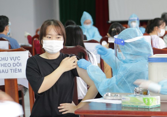 Theo kế hoạch, Kiên Giang phấn đấu đến ngày 15/11 có 100% người trên 18 tuổi được tiêm mũi 1. Ảnh Cổng TTĐT Kiên Giang