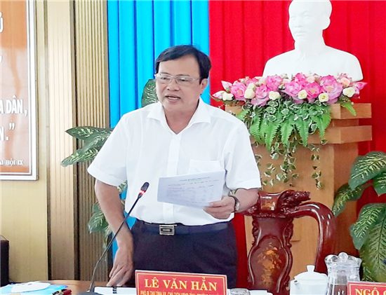Chủ tịch UBND tỉnh Lê Văn Hẳn phát biểu kết luận cuộc họp. Ảnh: travinh.gov