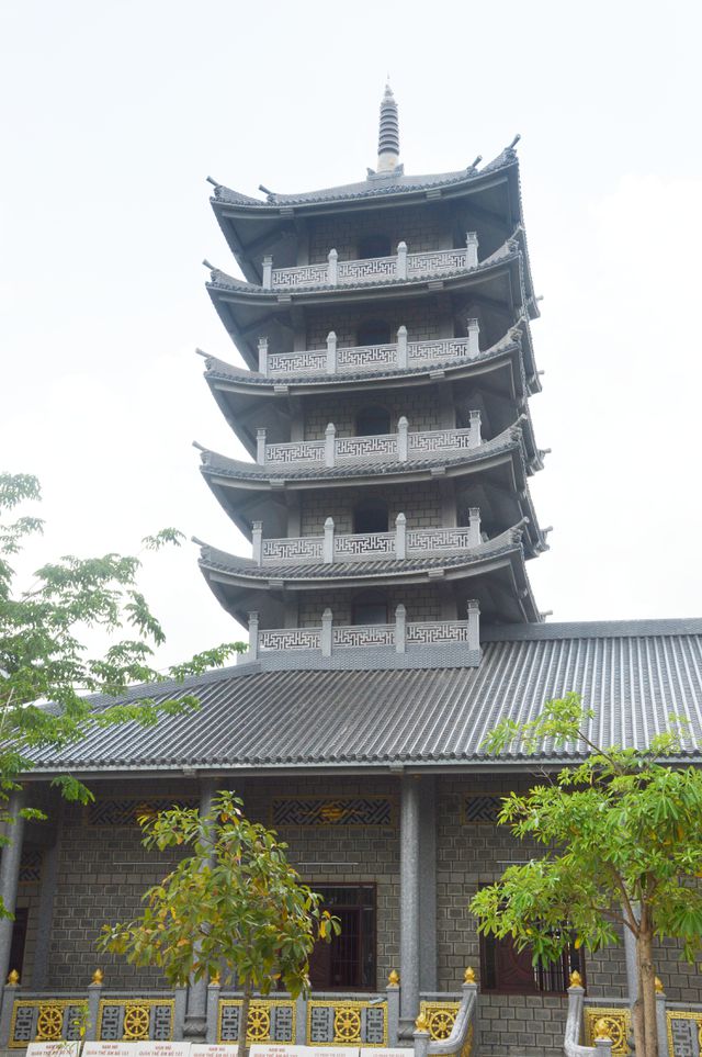 Tháp Phật 5 tầng. Ảnh: phatgiao.org.vn