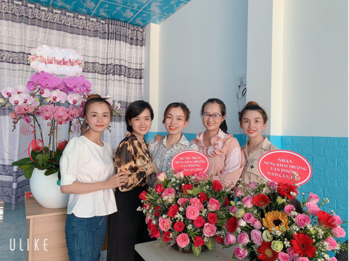 Nhóm bạn nữ cùng chị Thơ thành lập Công ty NAMCT GROUP