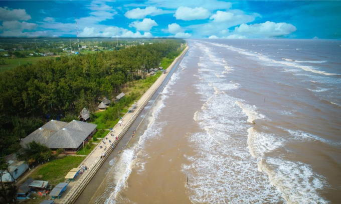 Quang cảnh bãi biển khi nhìn từ trên cao. Ảnh: Tổng cục du lịch.